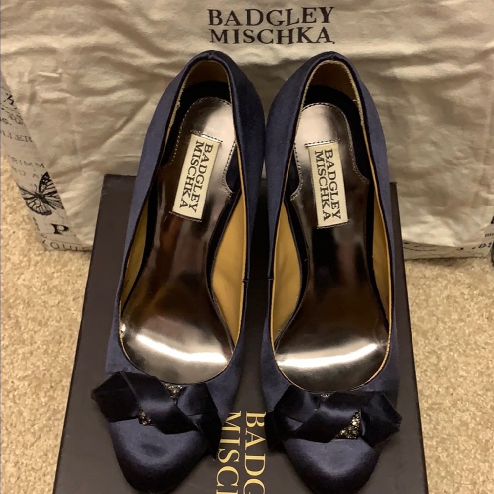 Badgley Mischka Navy Pumps